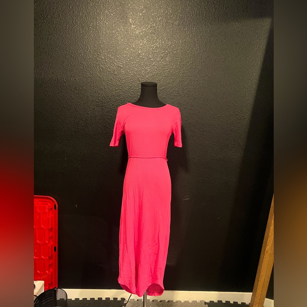 Comfy bright pink dress with waist tye. Size XS